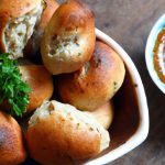 Delicious Vegan Garlic Knots: A Flavorful Plant-Based Treat
