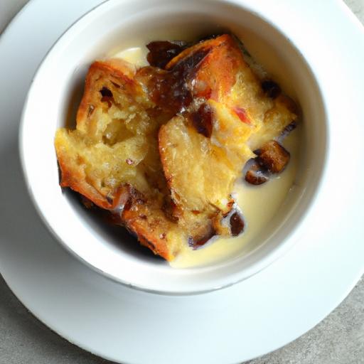 Decadent⁢ Sugar-Free Bread⁤ pudding with creamy Vanilla Sauce